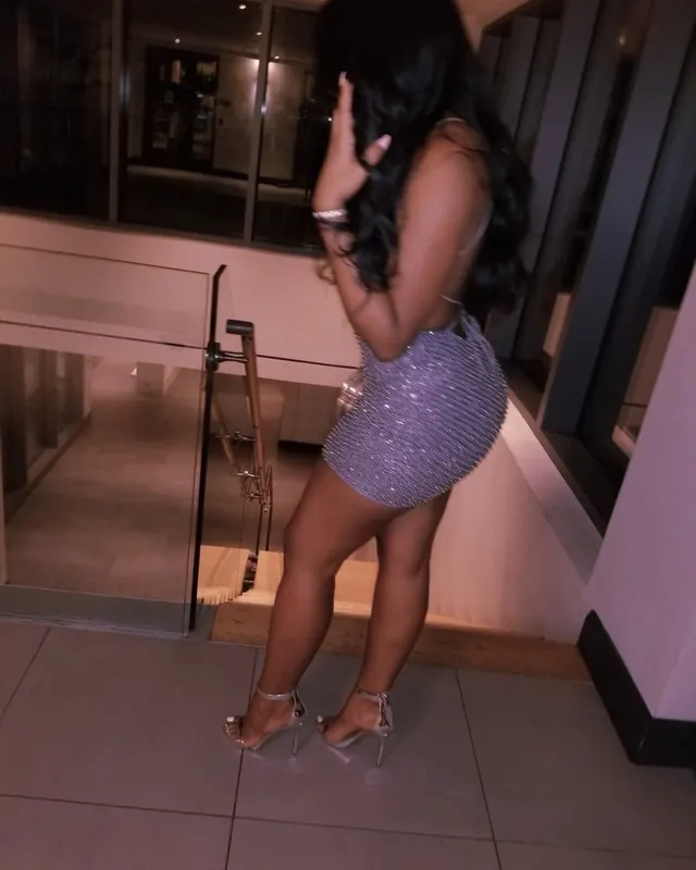 Kahina, 33 ans, plan cul à Thiverval-Grignon